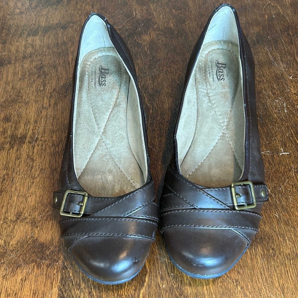 Bass brown size 8 1/2‎ women’s slip on shoes